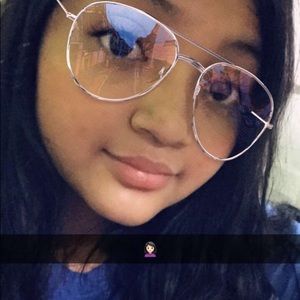 Meet your Posher, Estrella